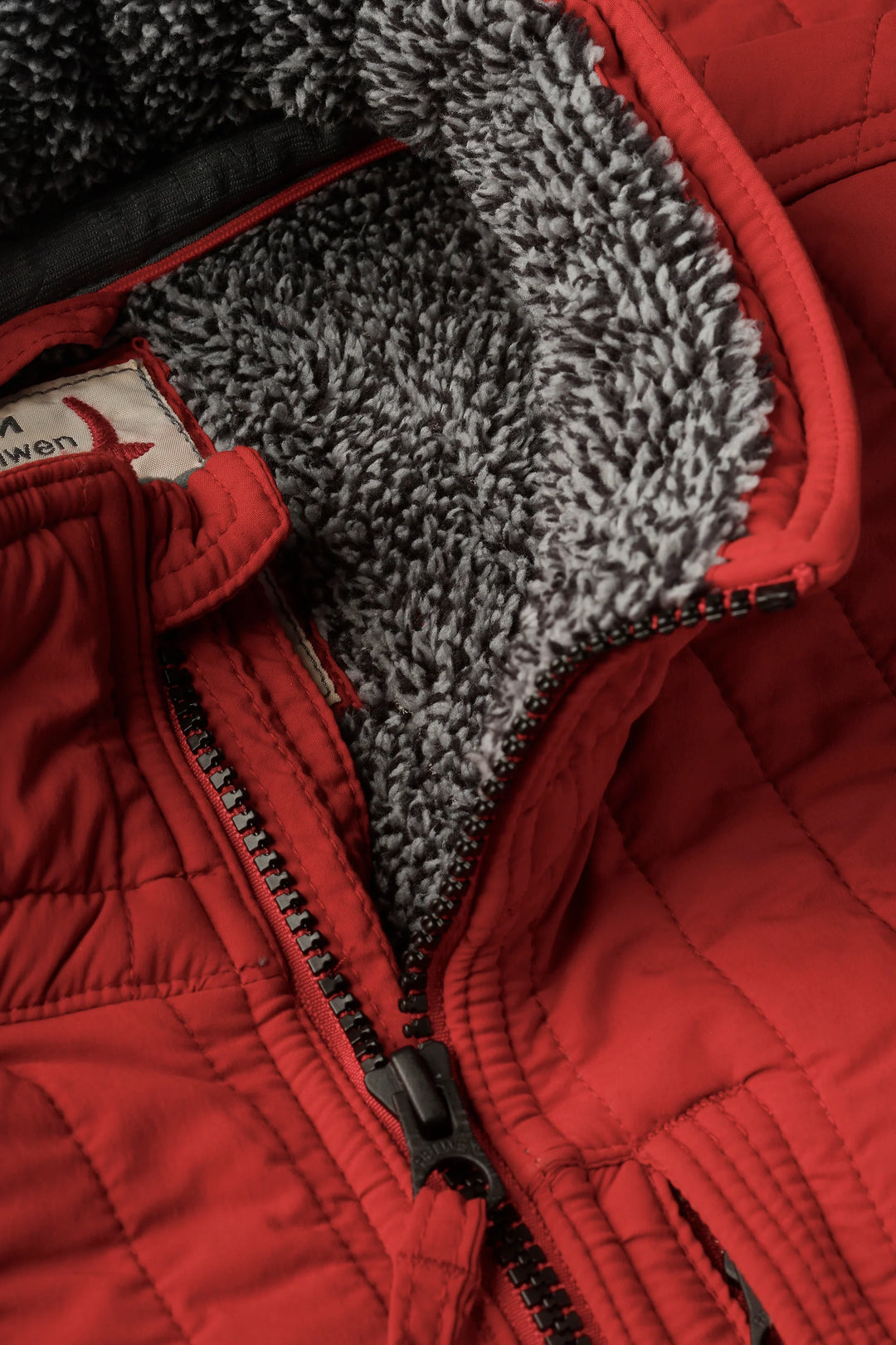 Relwen Vertical Insulator Jacket in Cardinal Red